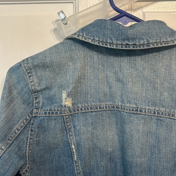 American Eagle Distressed Denim Jacket. - Picture 6 of 6